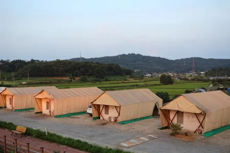 Asangeulraempingkaempingjang Отели рядом с достопримечательностью «Хёнчхунса»