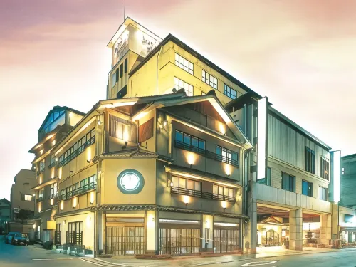Awara Grand Hotel - 4 estrellas