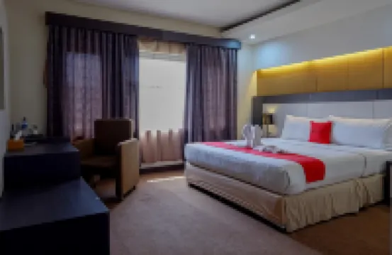 RedDoorz Plus ใกล้ Hotel Benua Kendari