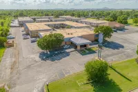 Castle Inn & Suites by OYO Lawton