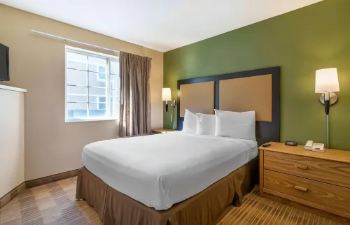 Extended Stay America Suites - Louisville - Alliant Avenue - Parking