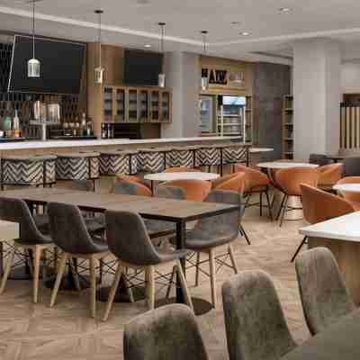 Doubletree by Hilton Chattanooga Hamilton Place Dining/Meeting Rooms