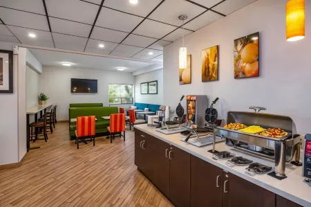 Comfort Inn & Suites