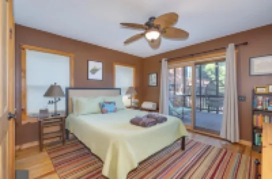 Entire Cabin in Lost River w/ fire pit + pet friendly!