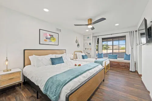 Sprawling Hilltop Retreat-Pool, Spa, Event-Ready!