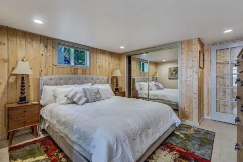 Location says it all. Glenwood Springs Colorado beautiful one bedroom apartment