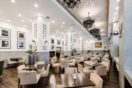 Hotel Marttel Отели рядом с достопримечательностью «Гейзерная колоннада»