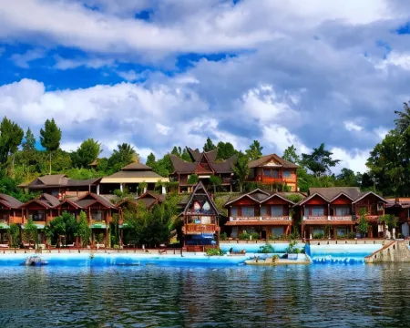 Samosir Villa Resort Hoteles en Simanindo