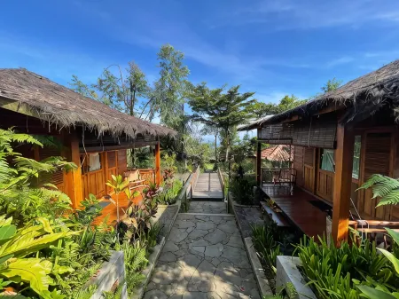 Langit Teduh Resto and Resort Отели в г. Tamansari