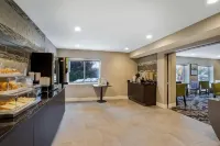 La Quinta Inn & Suites by Wyndham Hartford - Bradley Airport Hotels in Windsor Locks