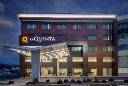 La Quinta by Wyndham Chicago O'Hare Airport Отели рядом с достопримечательностью «Театр Роузмонта»