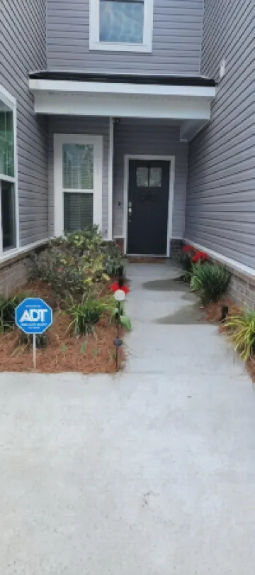 3-Bedroom Executive Rental Just 19 Minutes from River Street