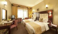 Sun & Sands Sea View Hotel - View biển