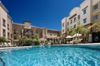 Holiday Inn Express & Suites Phoenix - Glendale Sports Dist