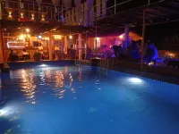 Mirabilis Resort - Pools