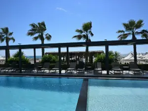 ลักชัวรี พรีเมียม ฟิเนส โรงแรม & สปา