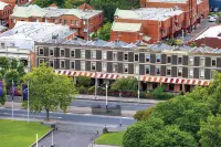 女皇飯店直通卡爾頓花園