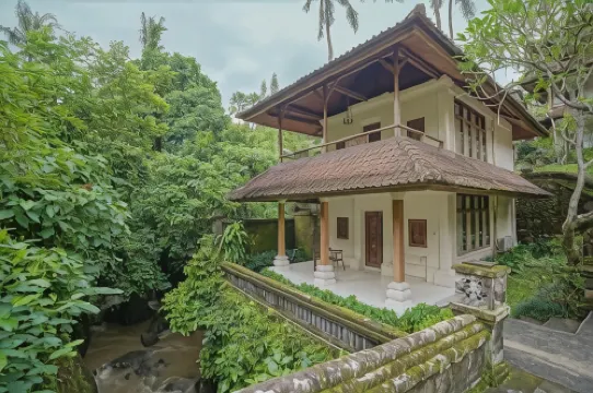 โรงแรมและสปาเพอร์ทีวี