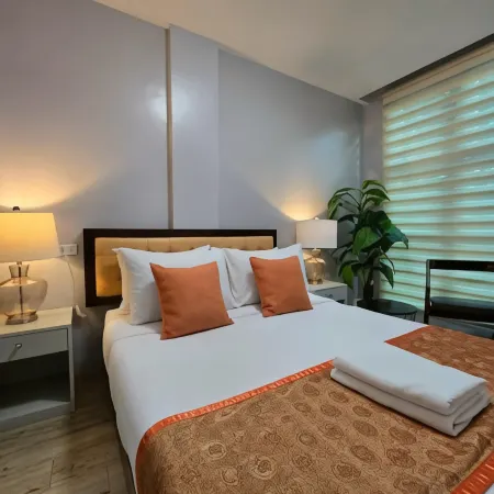 J Spazio Apartelle and Cafe Отели в г. Табако Сити