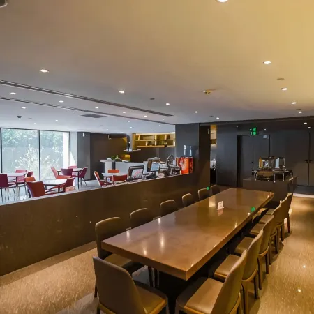 Qingyang Phoenix Hotel