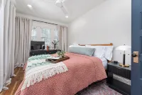 Luxury Downtown with Parking Near Wec Springs, Forest and Santos Trailhead