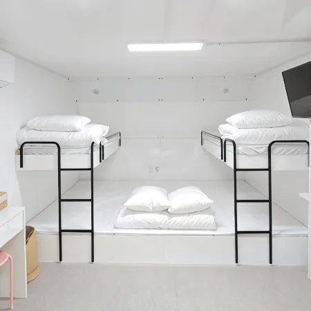 Brousseau Glamping N Caravan