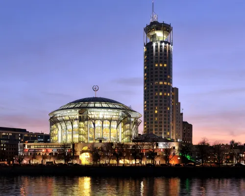 Swissôtel Krasnye Holmi Hotels near Halal