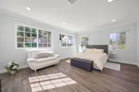 Enchanting 4-bedroom house with panoramic view in Pasadena.