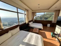 Jiufen Old Street Seaview Homestay (next to the family mart, 1 min walk to the old street)) - Scenic