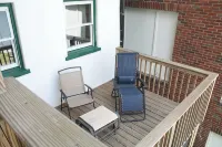 Lakefront Downtown Apartment