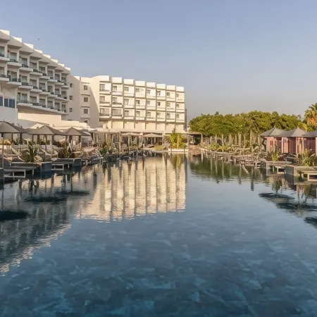 Crown Resorts Horizon Hotel