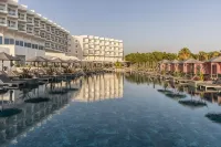 Crown Resorts Horizon Hotel