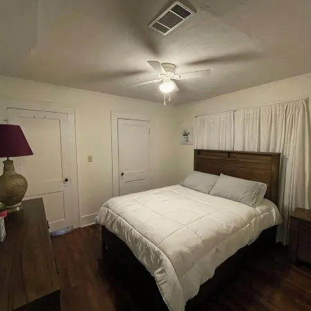 Relax on Lake- cozy, spacious, and stylish