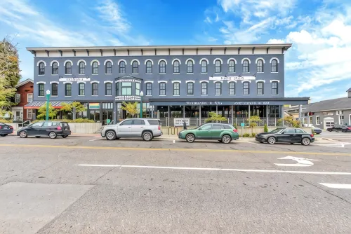 Chelsea Place: Premier Modern Downtown 2BR Loft - Apartments