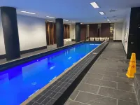 Luxurious Apartment with City Views and Yarra River