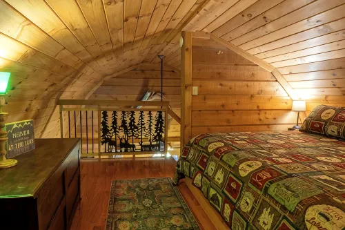 Lakeside Cabin Near Holiday World Perfect for Families & Friends