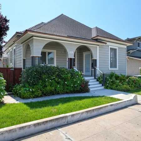 Modern Victorian Home Walking Distance To Ventura Pier and Downtown Restaurants