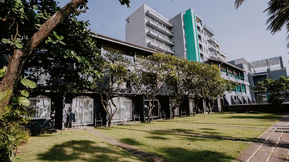 Earl's Regent Negombo