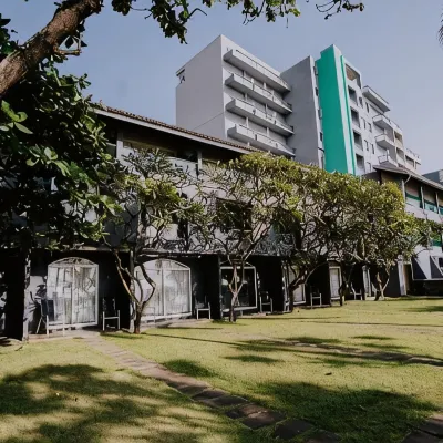 Earl's Regent Negombo Hotels near Colombo Aqua art Aquarium