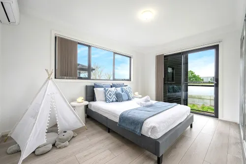 Lovely 4BR Austral Retreat Close to Station For 10 Guests - Villas
