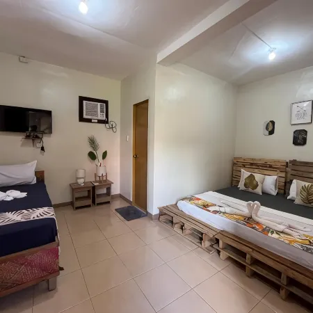 On Board Panglao Beach Hostel & Resort