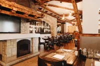 Mona Plaza 茲拉蒂博爾莫娜廣場扎蒂博爾 - 早餐