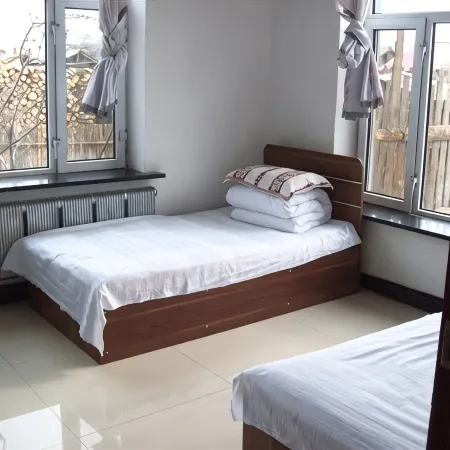 Zalantun Chaihe Yueliangyuan Inn