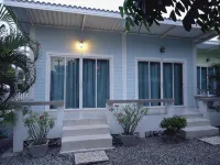 Charlie's Bungalows