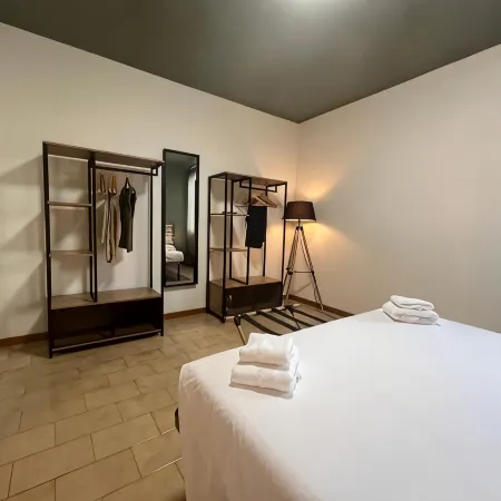 CASA DORA sunflower apartment Отели в г. Фучеккьо