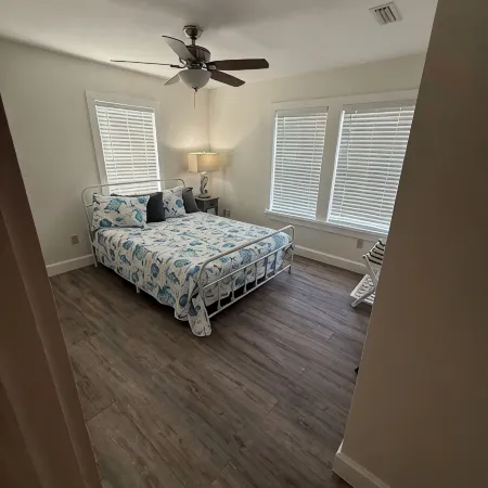 Tranquil 3-bedroom house on Canal in Horseshoe Beach. Hotels in Dixie County