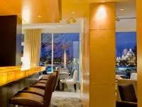 Inn at Laurel Point Hotels near MacDonald Park