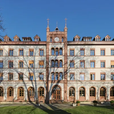 Odelya - Stadthotel im Park โรงแรมใกล้ประตูเมืองชปาเลน