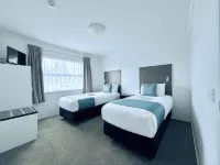 BKs Premier Motel Hamilton - balcony