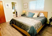 Spacious 4bedroom in charming downtown Bastrop for gathering w family & friends